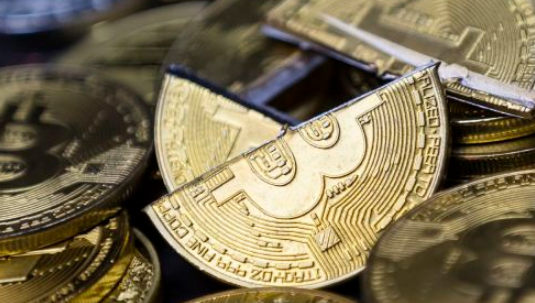 特朗普重新定义AI：人工智能称为“超级智能”