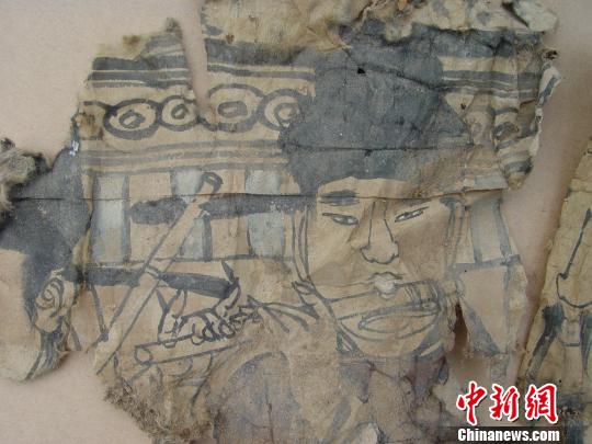 图为神德寺塔发现的经卷之佛画。 陕师大 供图 摄